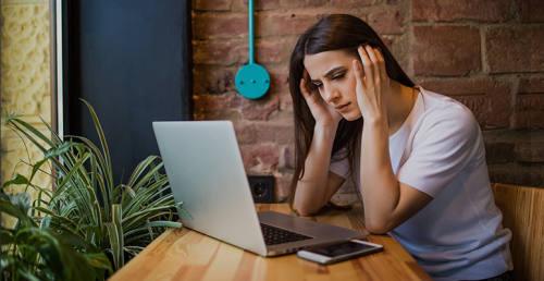 women dizzy due to a brain injury